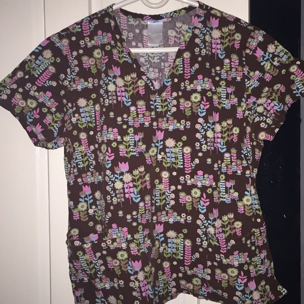 Size Medium Brown Print Scrub Set.